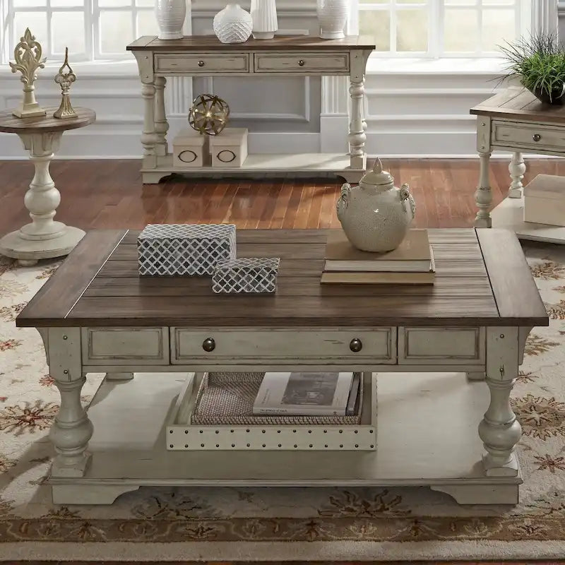 Table basse en bois brossé blanc antique avec accents tabac
